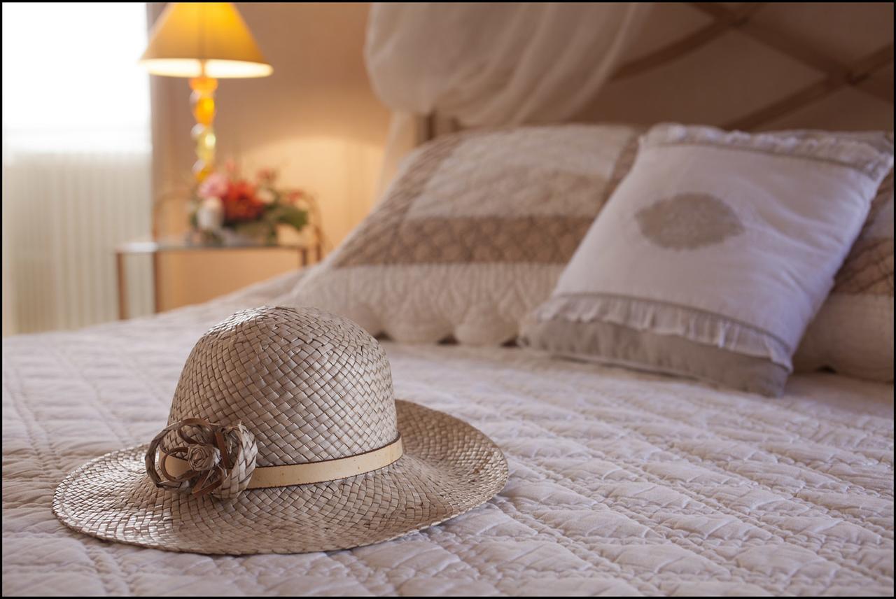 Chateau De La Riviere Bed & Breakfast La Riviere  Екстериор снимка